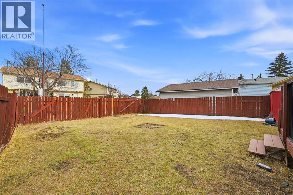 Single Family House for Sale in  Castlebrook Road NE Castleridge Calgary 