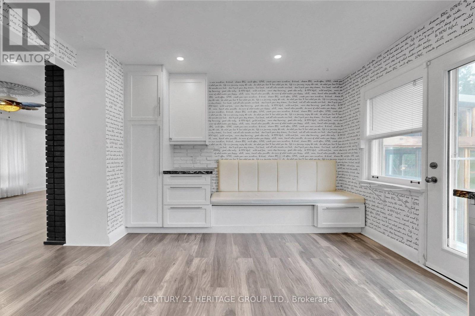 19 OAKBANK ROAD - 16