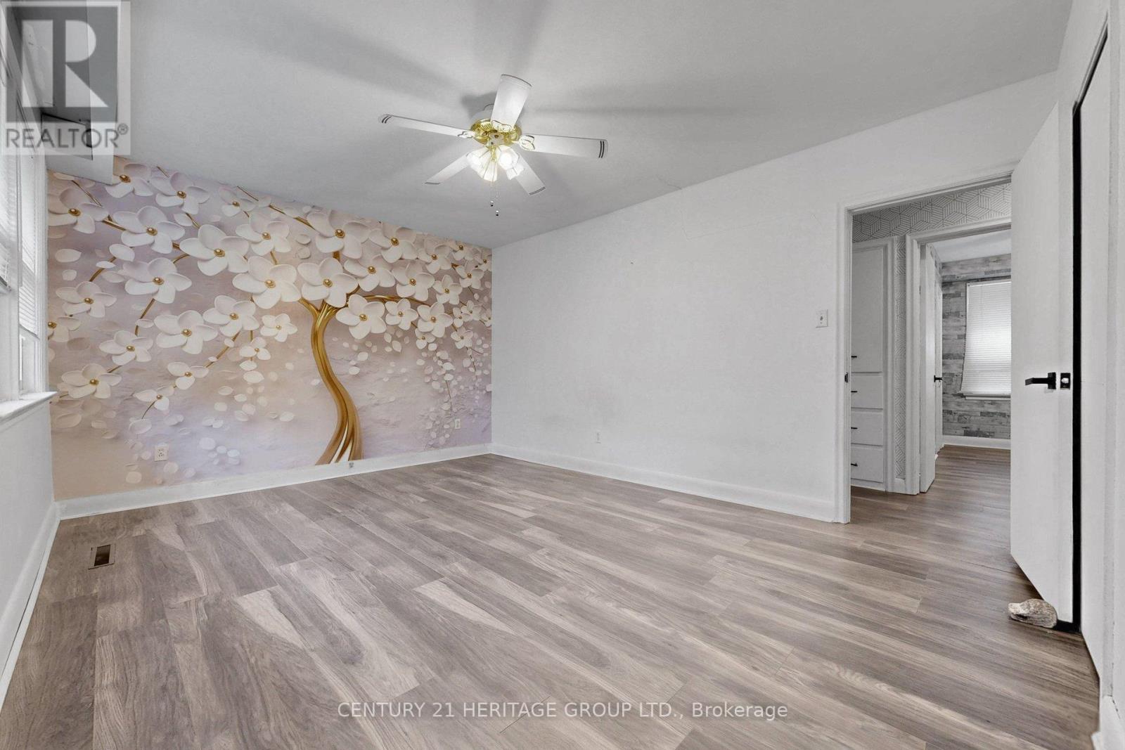19 OAKBANK ROAD - 20