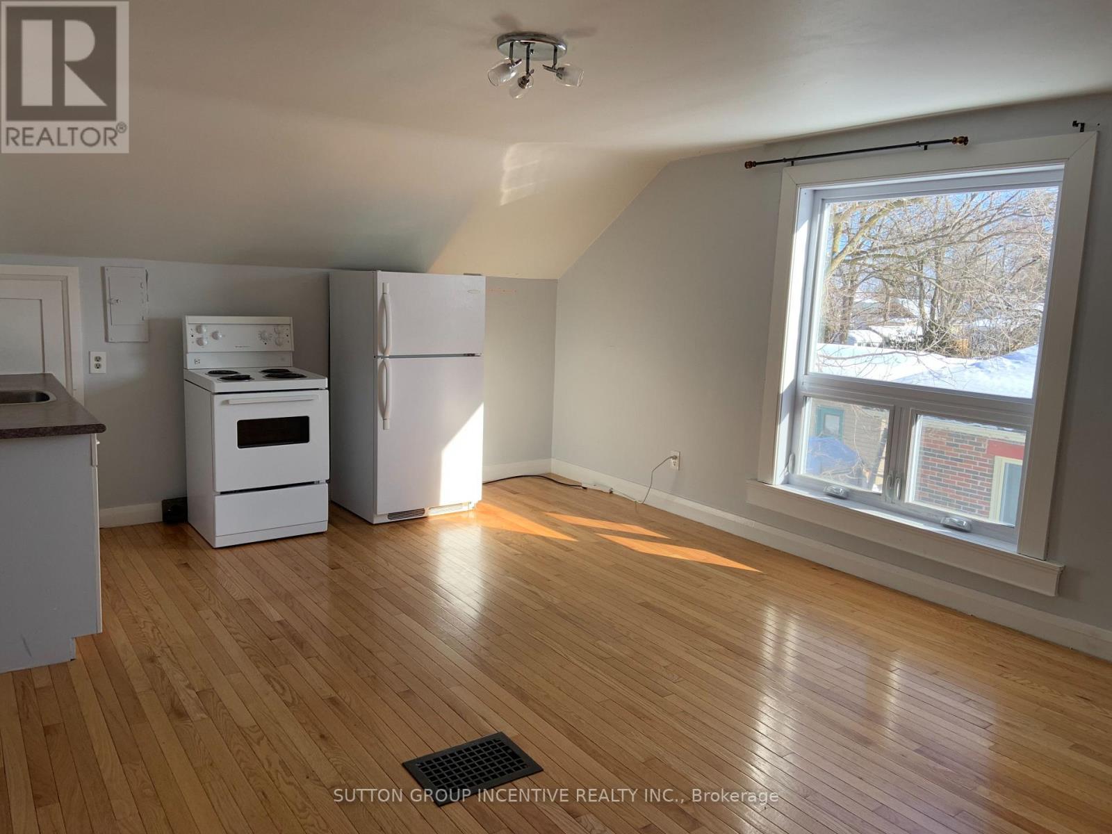 39 DONALD STREET - 28