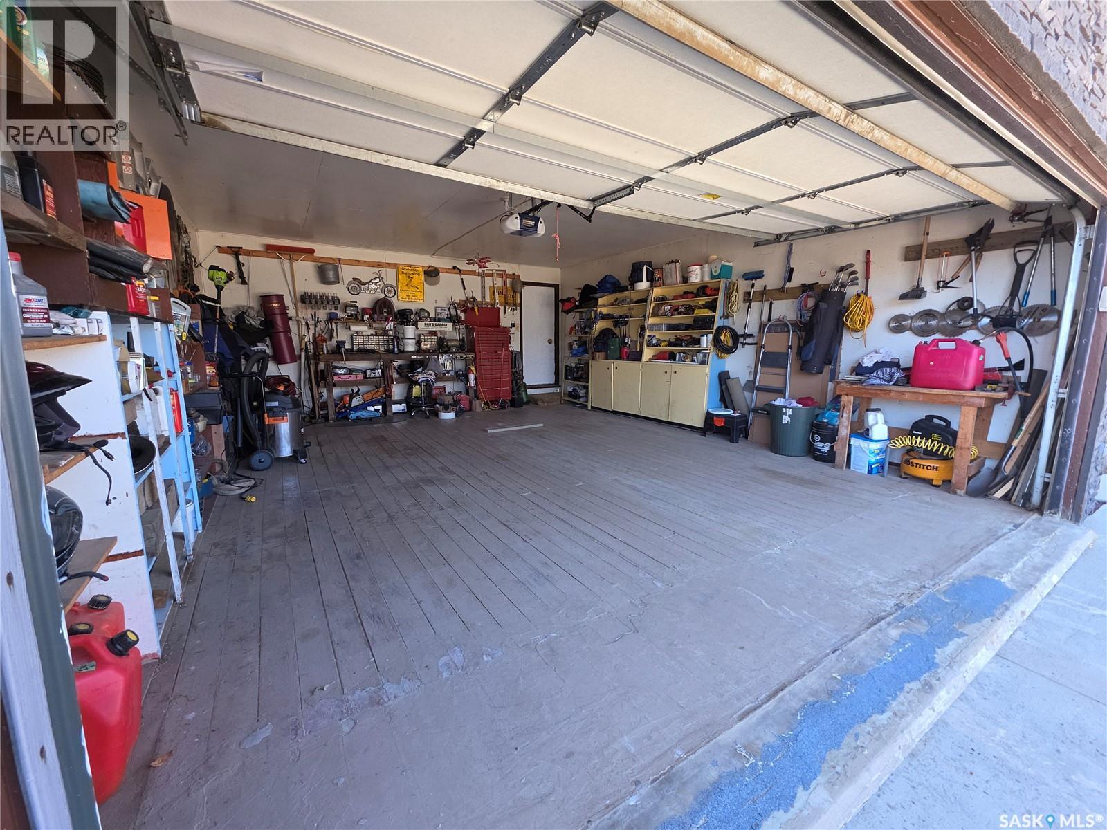 101 Fraser AVENUE - 34
