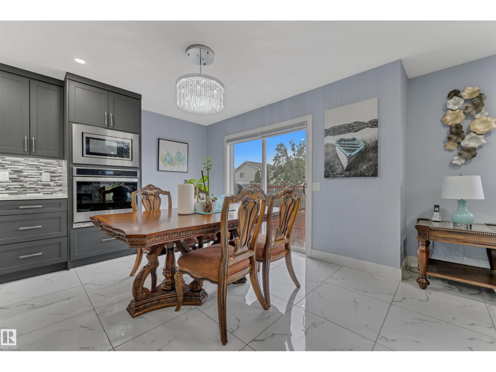 3212 29 AV NW NW, Edmonton