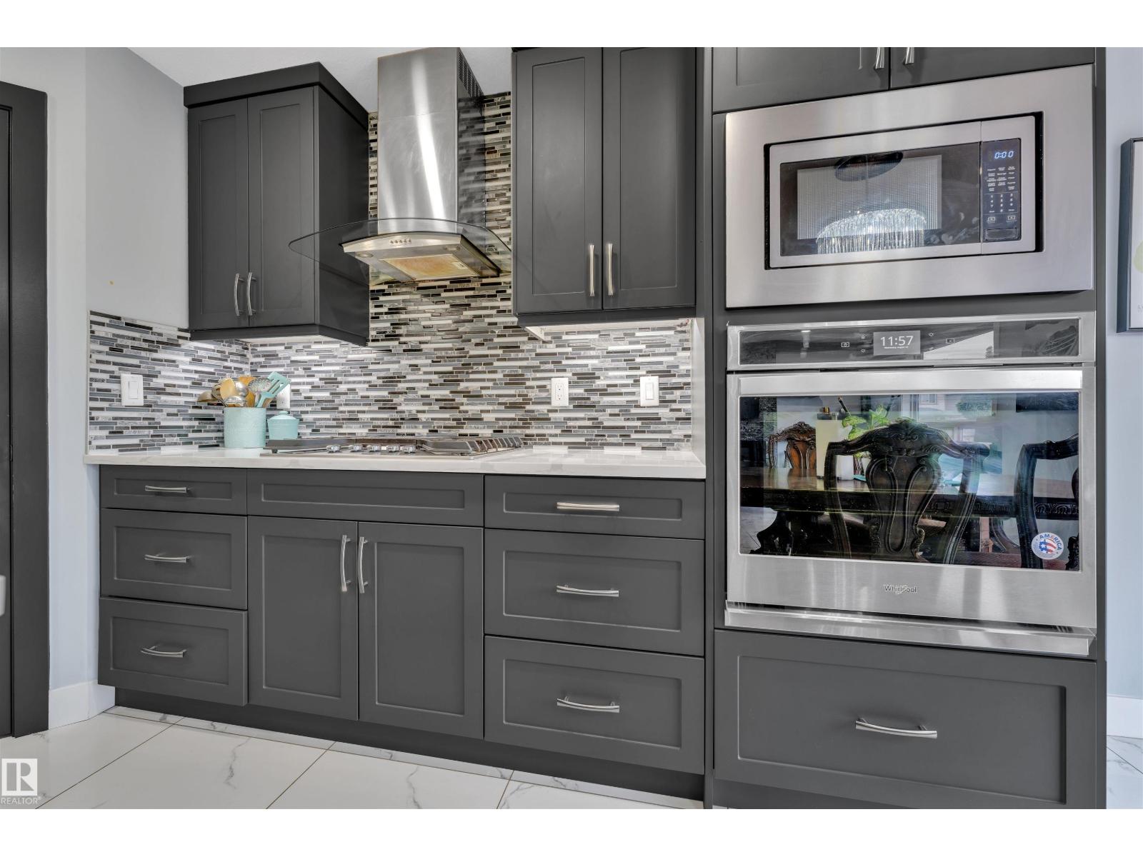 3212 29 AV NW NW, Edmonton