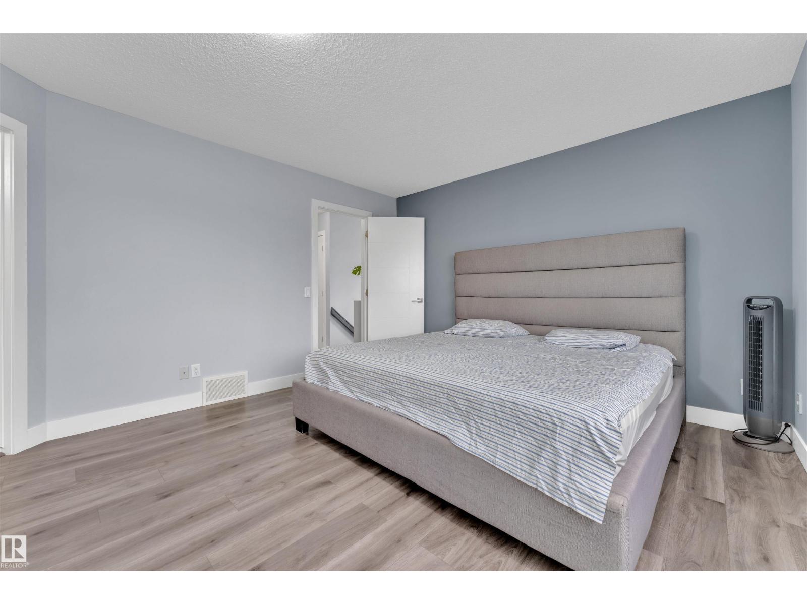 3212 29 AV NW NW, Edmonton