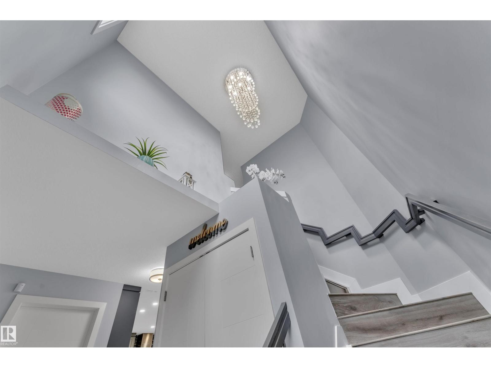 3212 29 AV NW NW, Edmonton