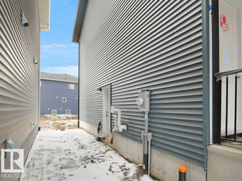 806 ELDERBERRY CO NW, Edmonton