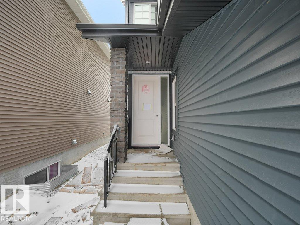 806 ELDERBERRY CO NW, Edmonton