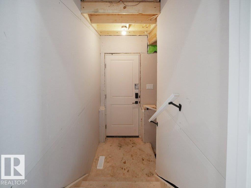 806 ELDERBERRY CO NW, Edmonton