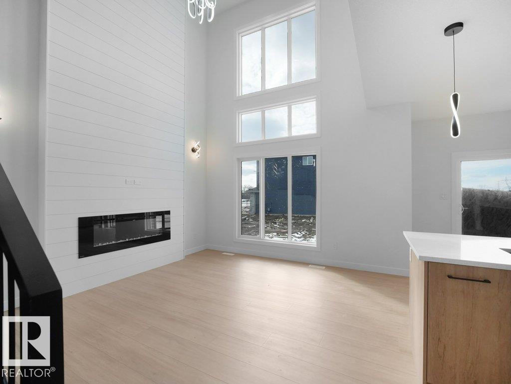 806 ELDERBERRY CO NW, Edmonton