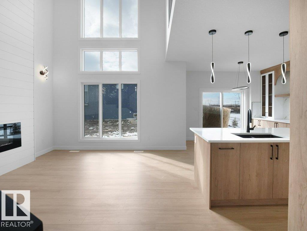 806 ELDERBERRY CO NW, Edmonton