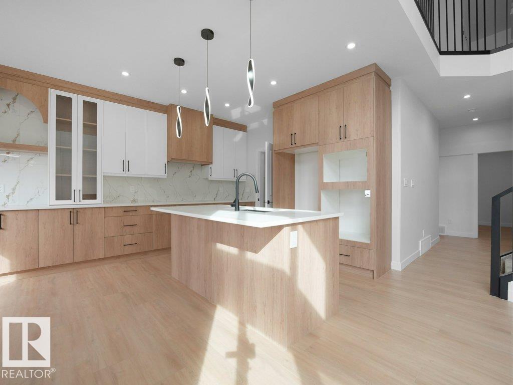 806 ELDERBERRY CO NW, Edmonton