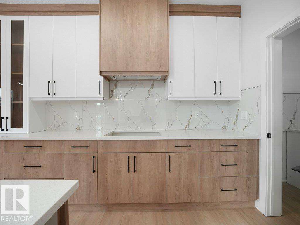 806 ELDERBERRY CO NW, Edmonton