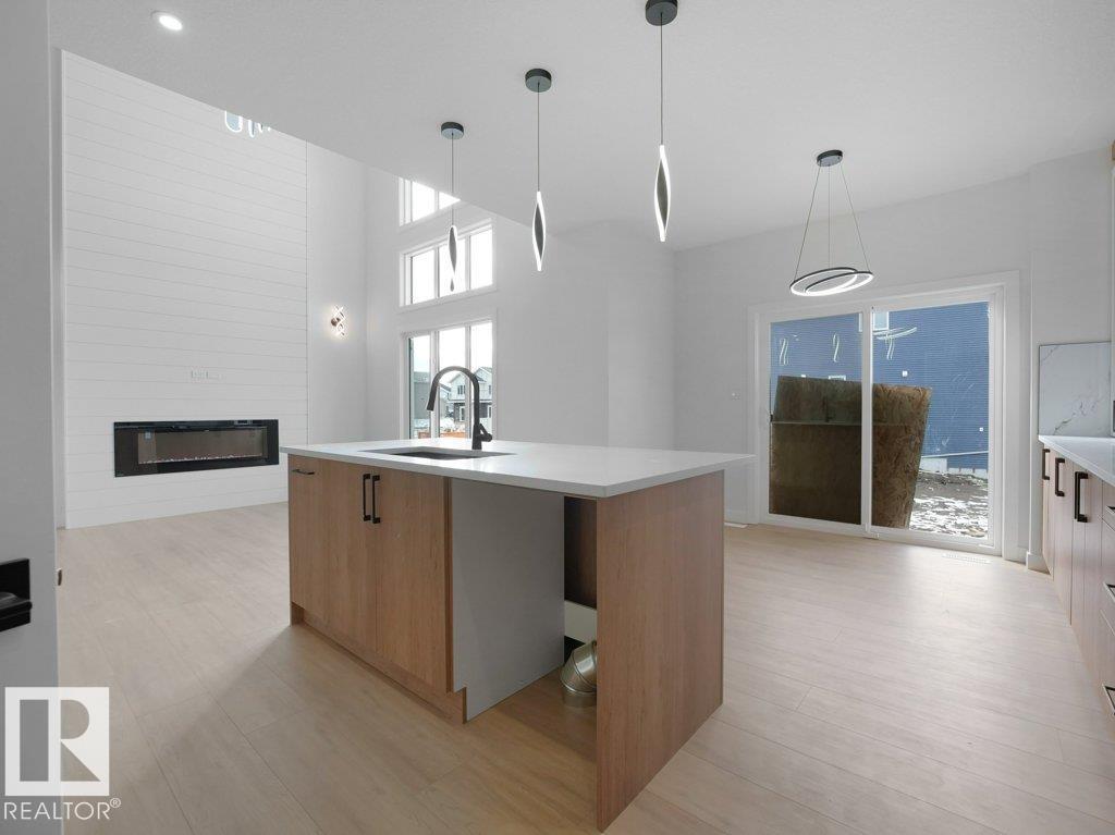 806 ELDERBERRY CO NW, Edmonton