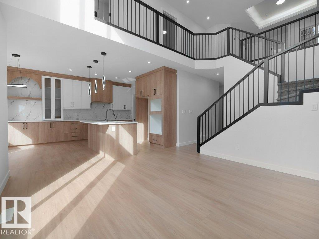 806 ELDERBERRY CO NW, Edmonton