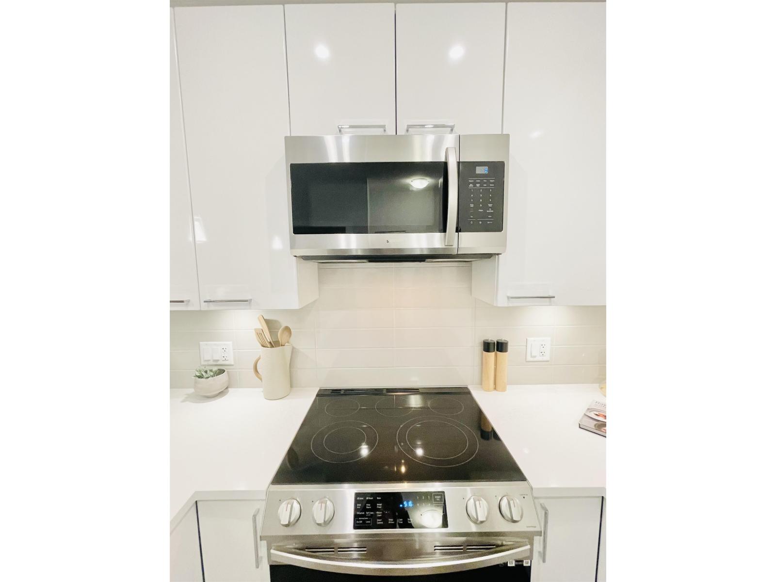 515 7375 HORNE STREET — photo 9
