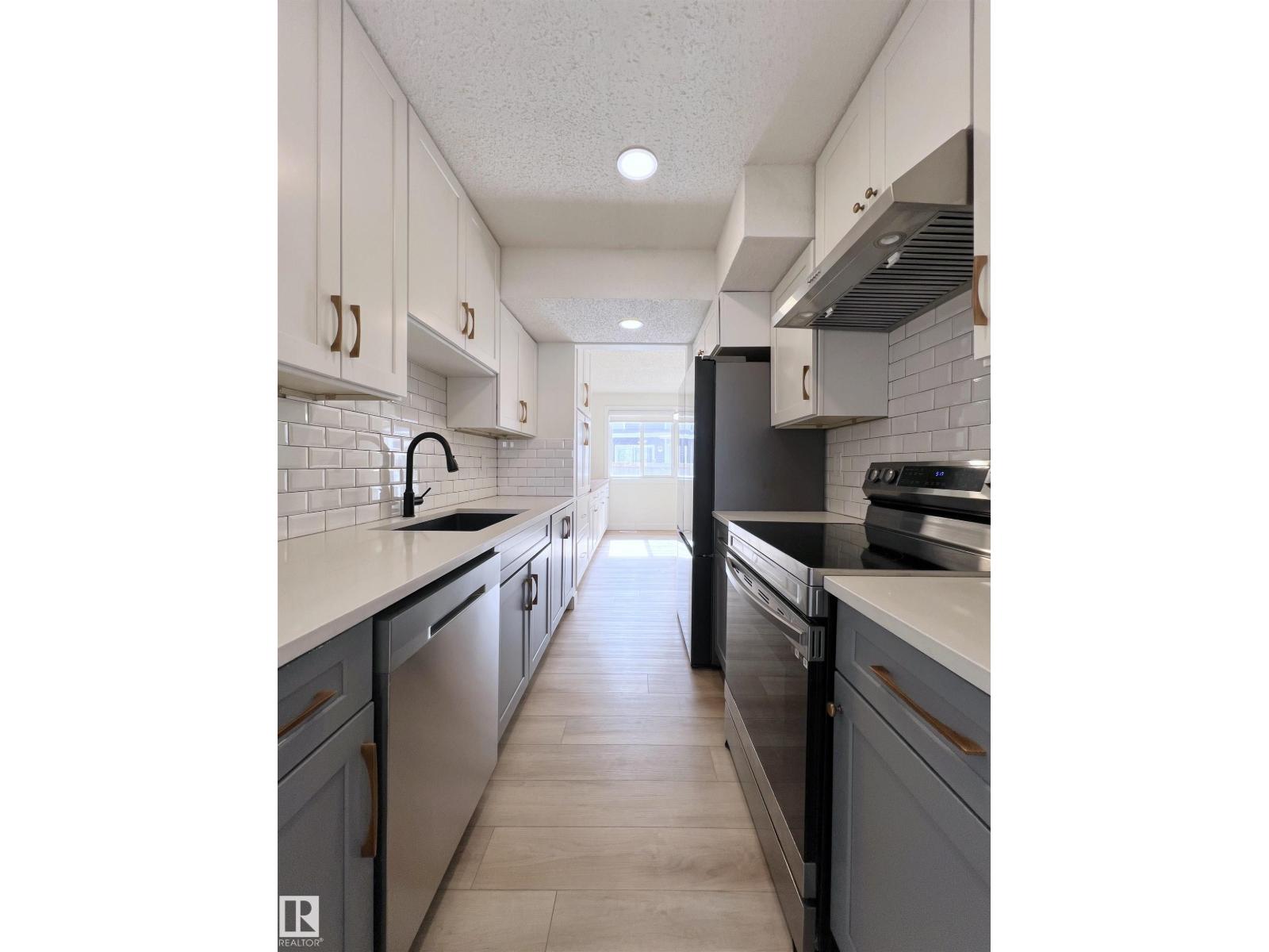 #12 3221 119 ST NW, Edmonton