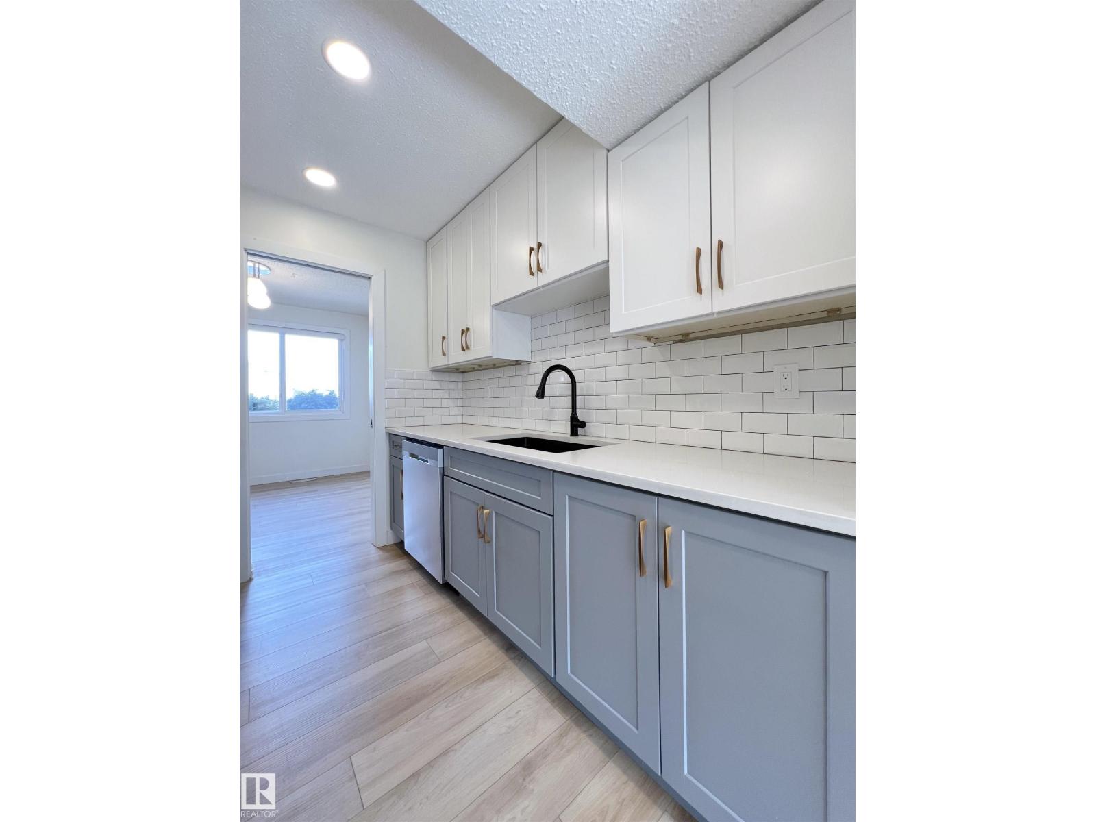 #12 3221 119 ST NW, Edmonton