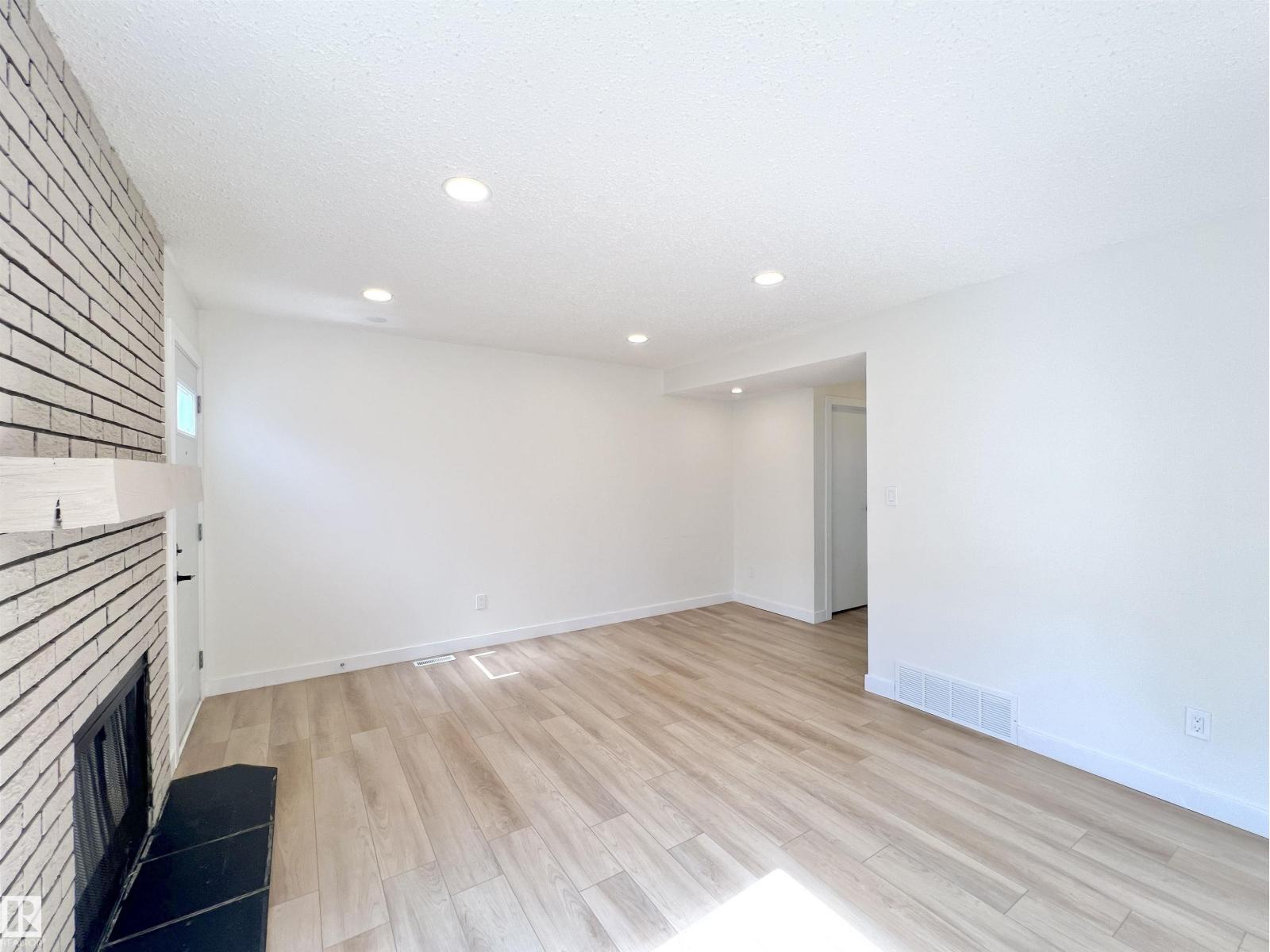 #12 3221 119 ST NW, Edmonton