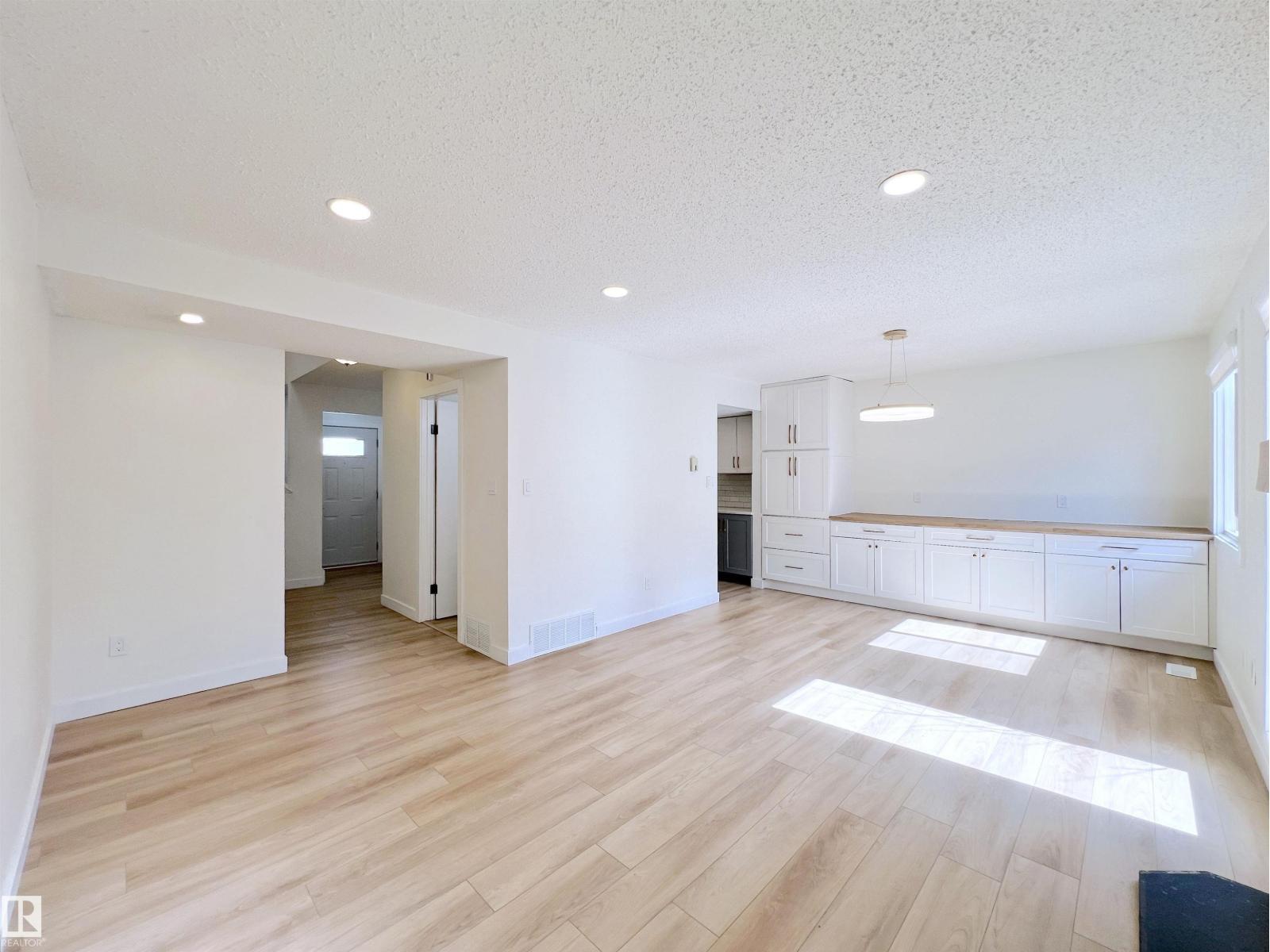 #12 3221 119 ST NW, Edmonton