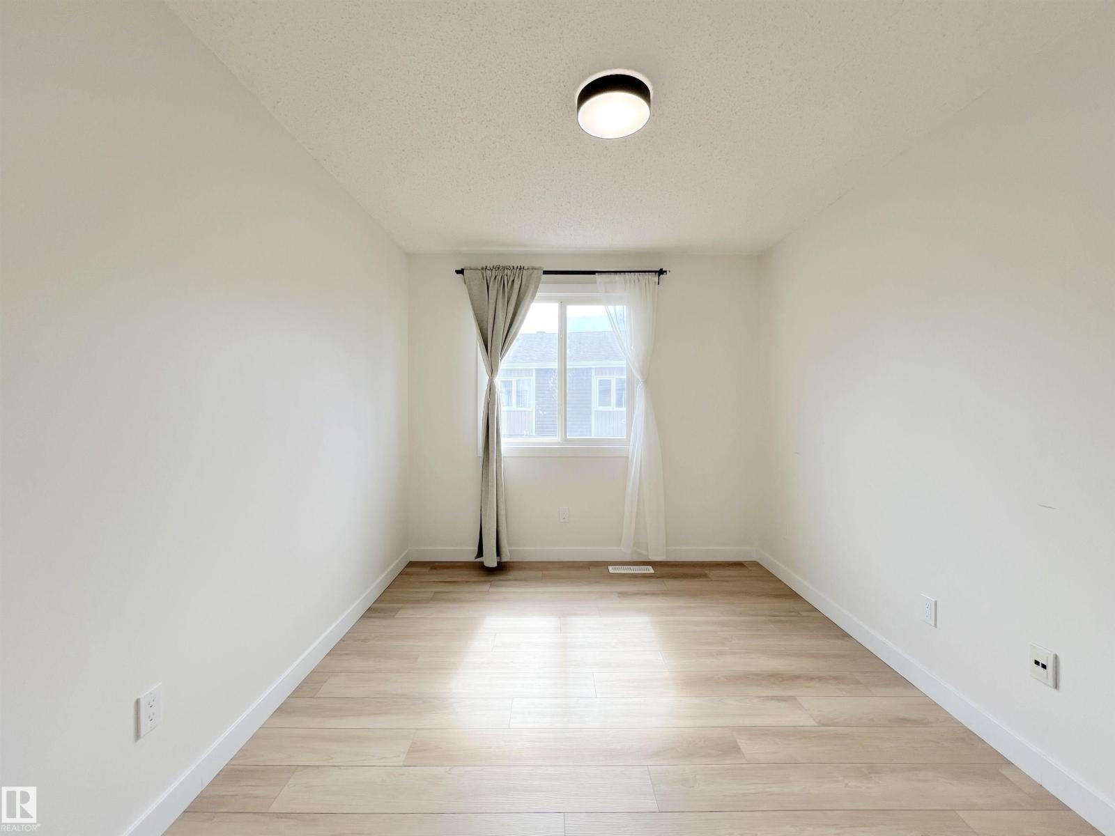 #12 3221 119 ST NW, Edmonton