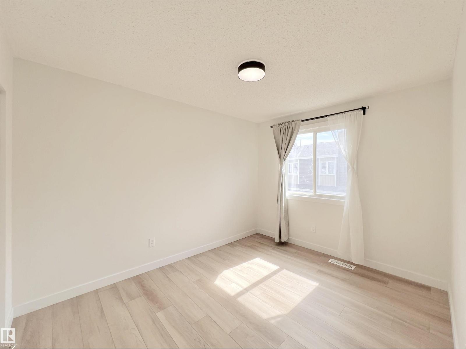 #12 3221 119 ST NW, Edmonton