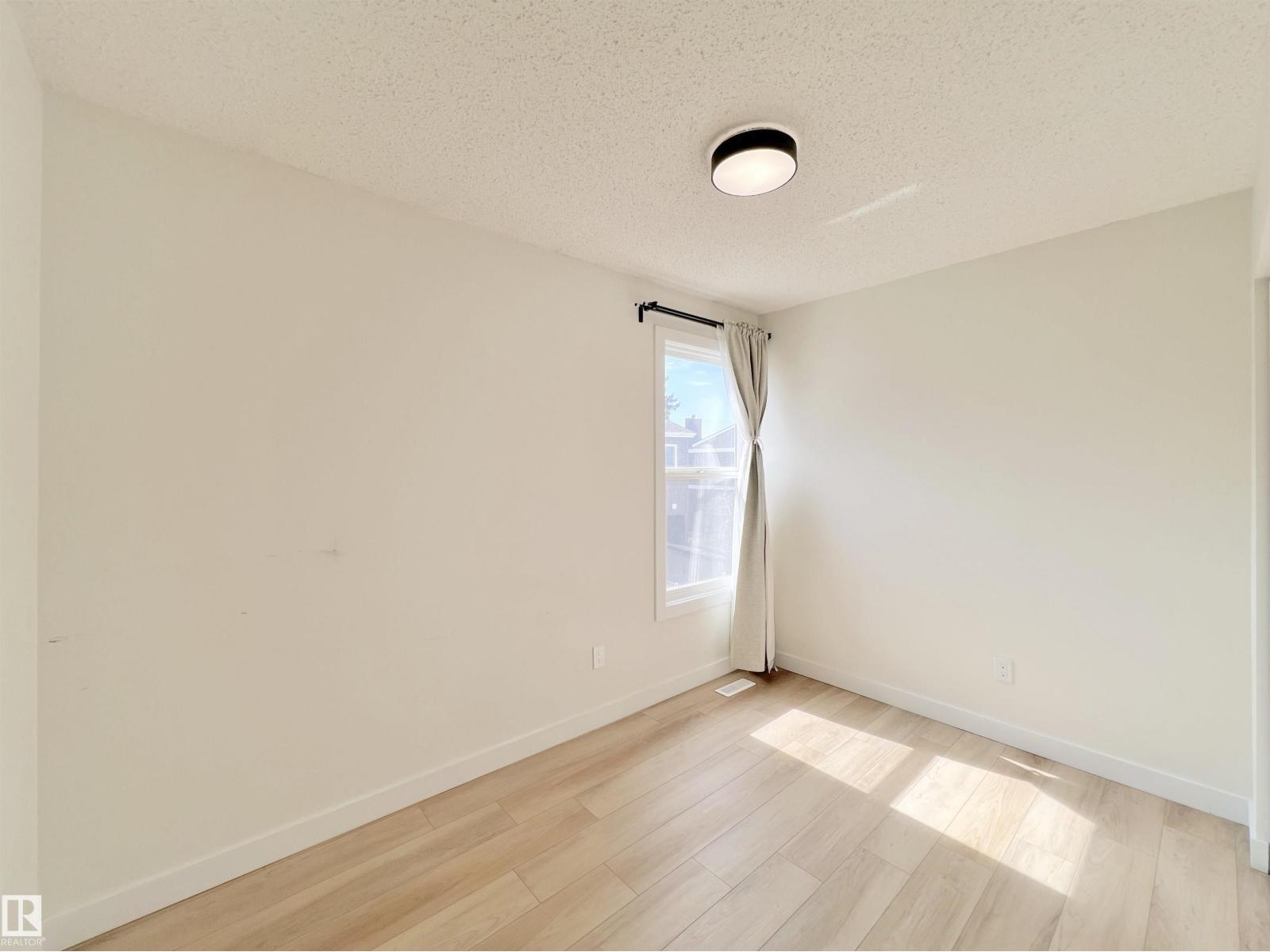 #12 3221 119 ST NW, Edmonton