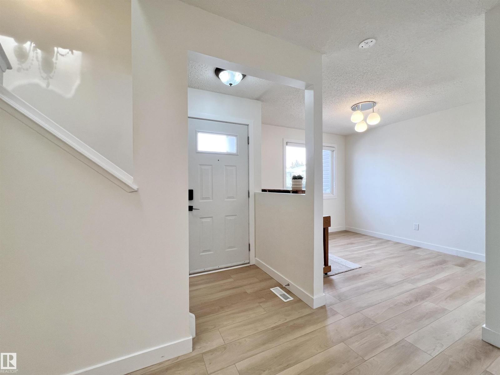 #12 3221 119 ST NW, Edmonton