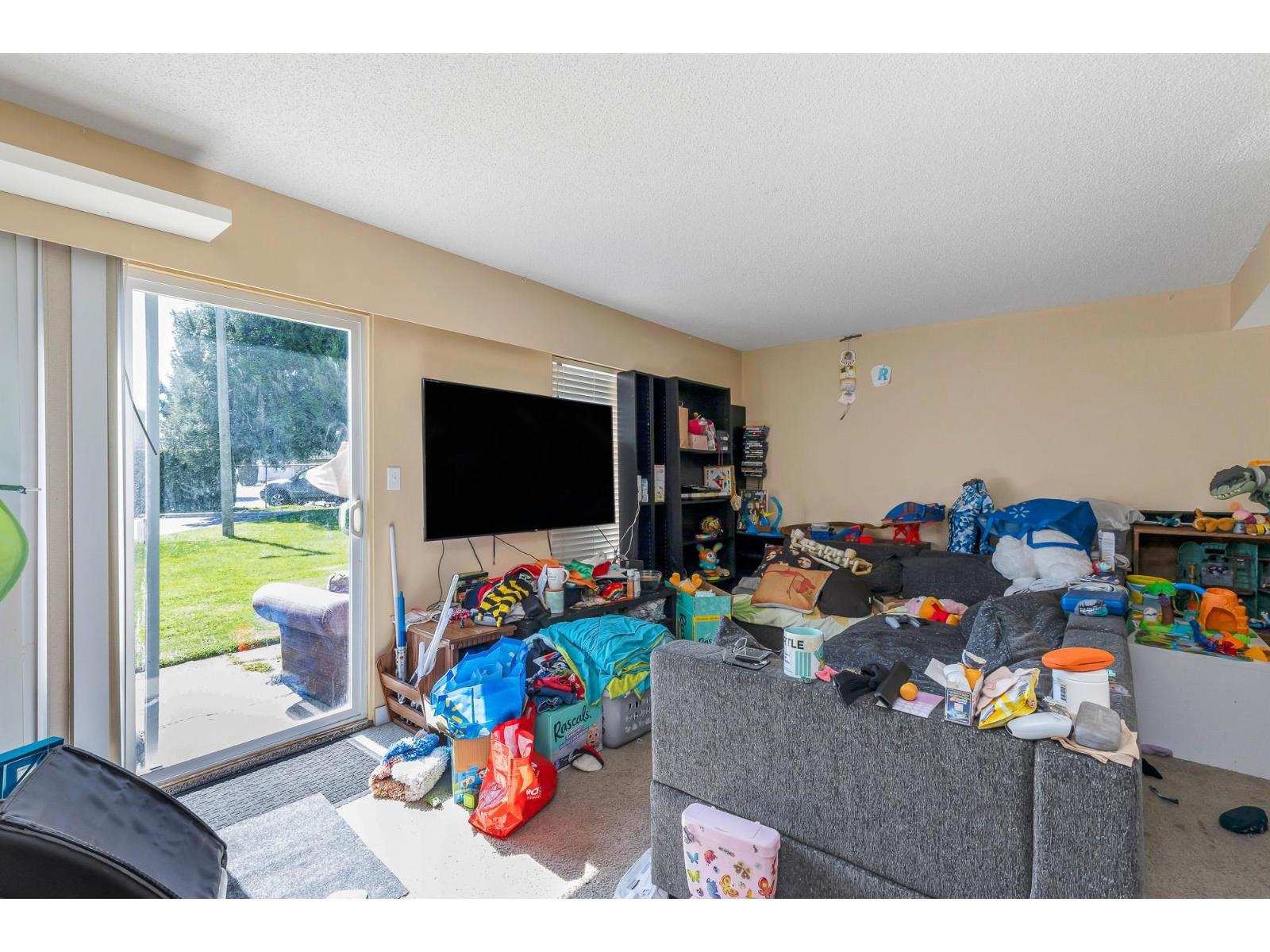 3 Bed, 1 Bath Apartment for Sale in Chilliwack – 107 45185 WOLFE ROAD, Chilliwack Proper West – MLS# R3111026 - Image 8