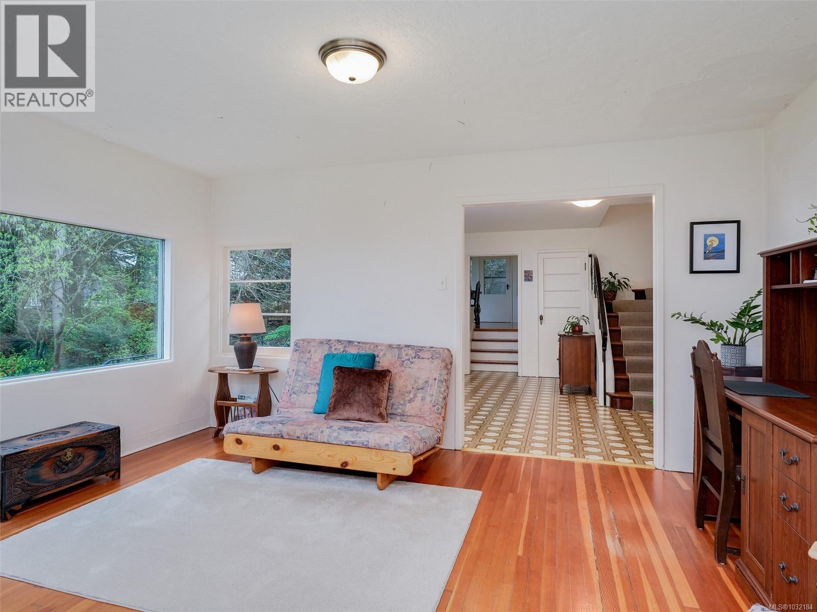  2620 Queenswood Drive, Saanich