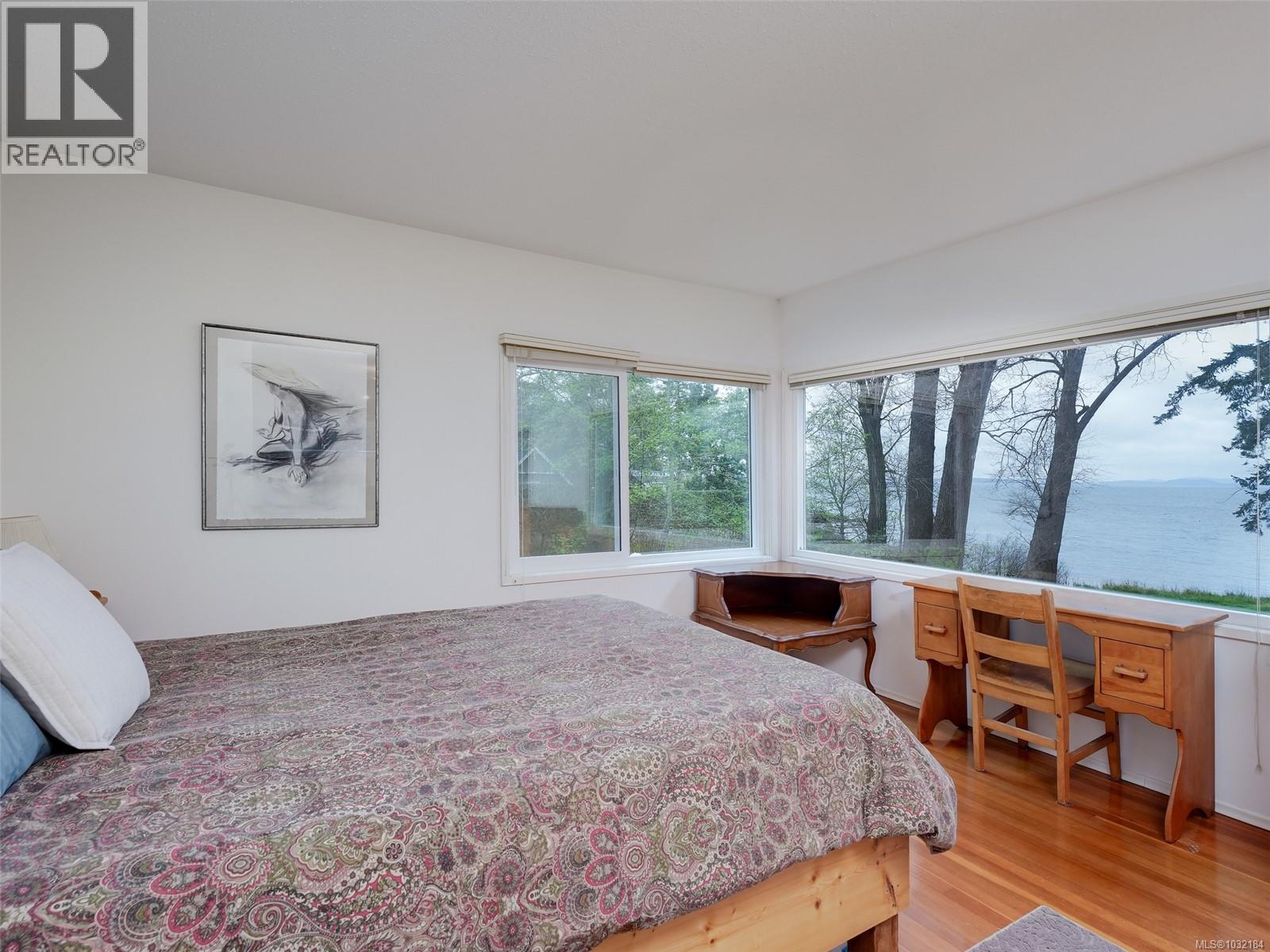  2620 Queenswood Drive, Saanich