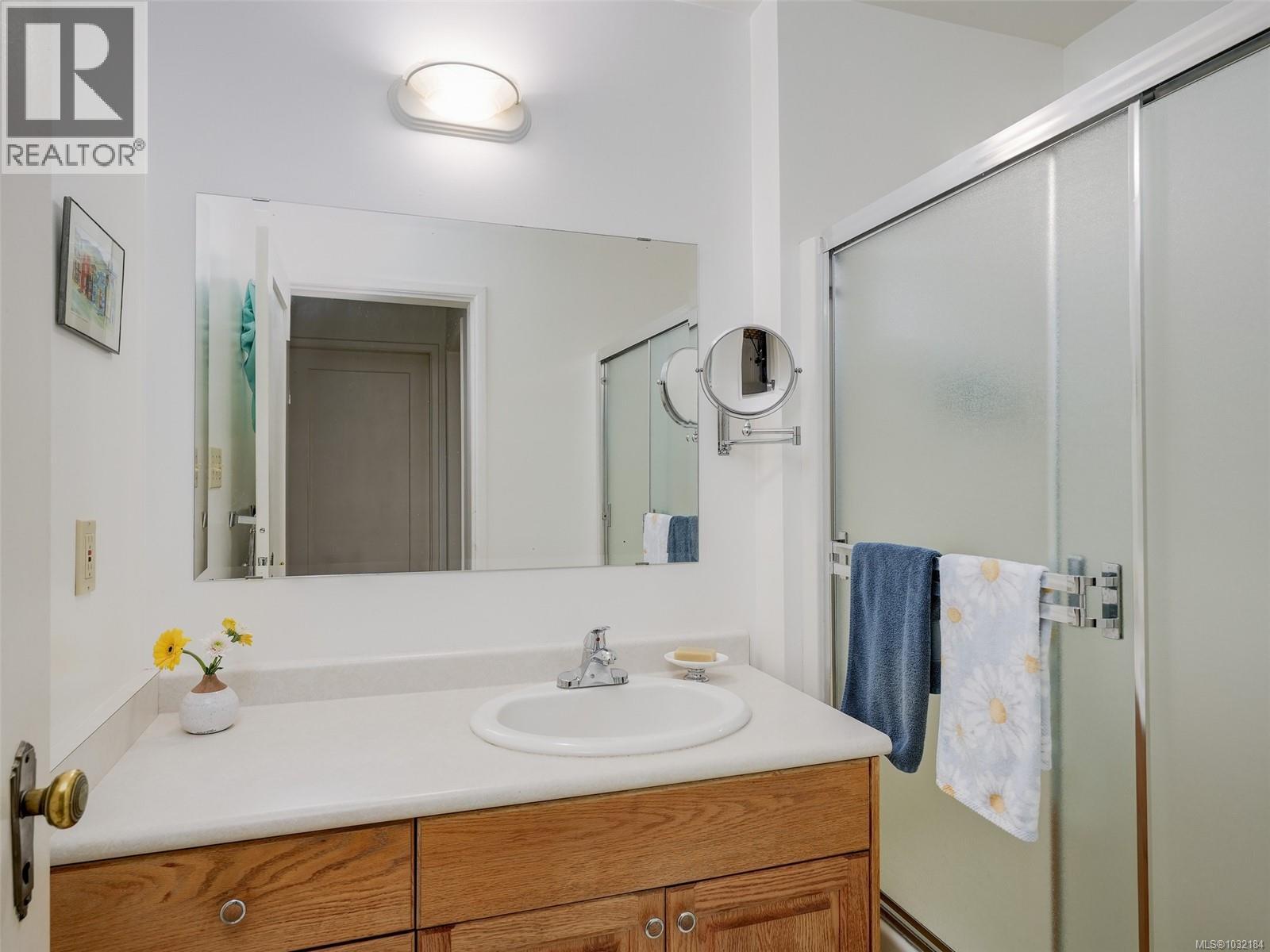  2620 Queenswood Drive, Saanich