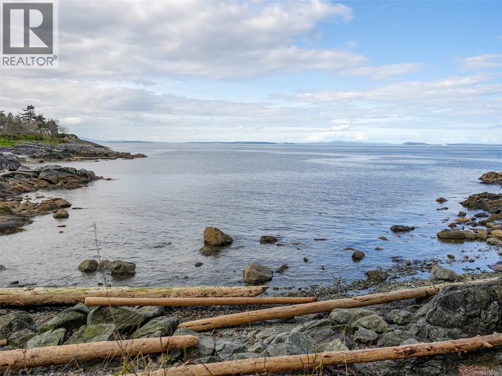  2620 Queenswood Drive, Saanich