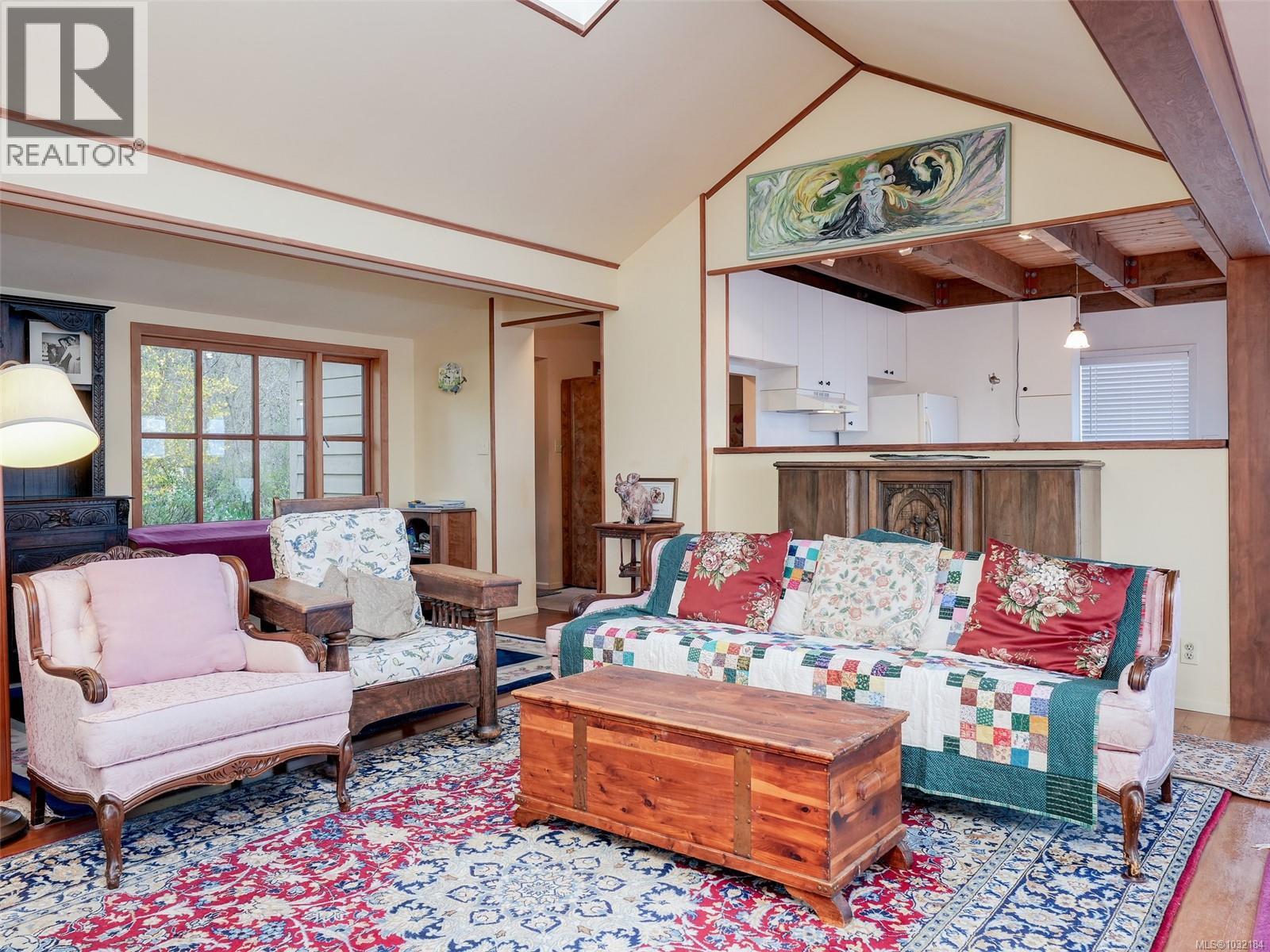  2620 Queenswood Drive, Saanich