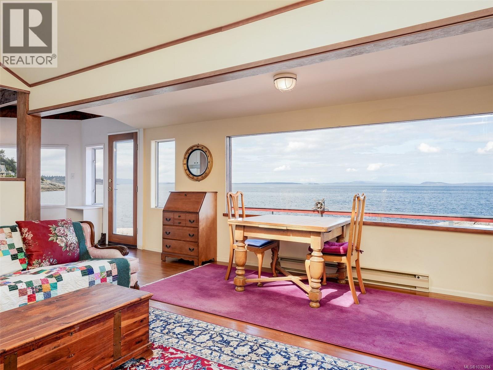  2620 Queenswood Drive, Saanich