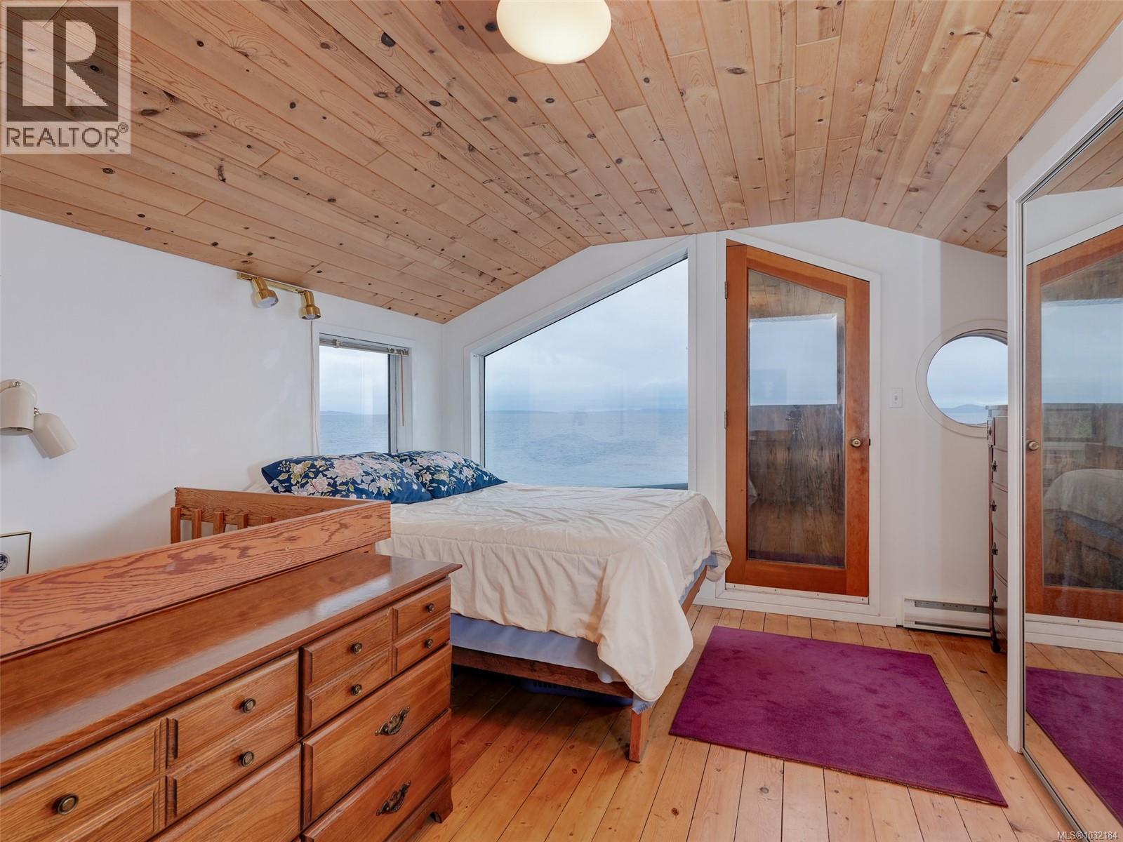  2620 Queenswood Drive, Saanich