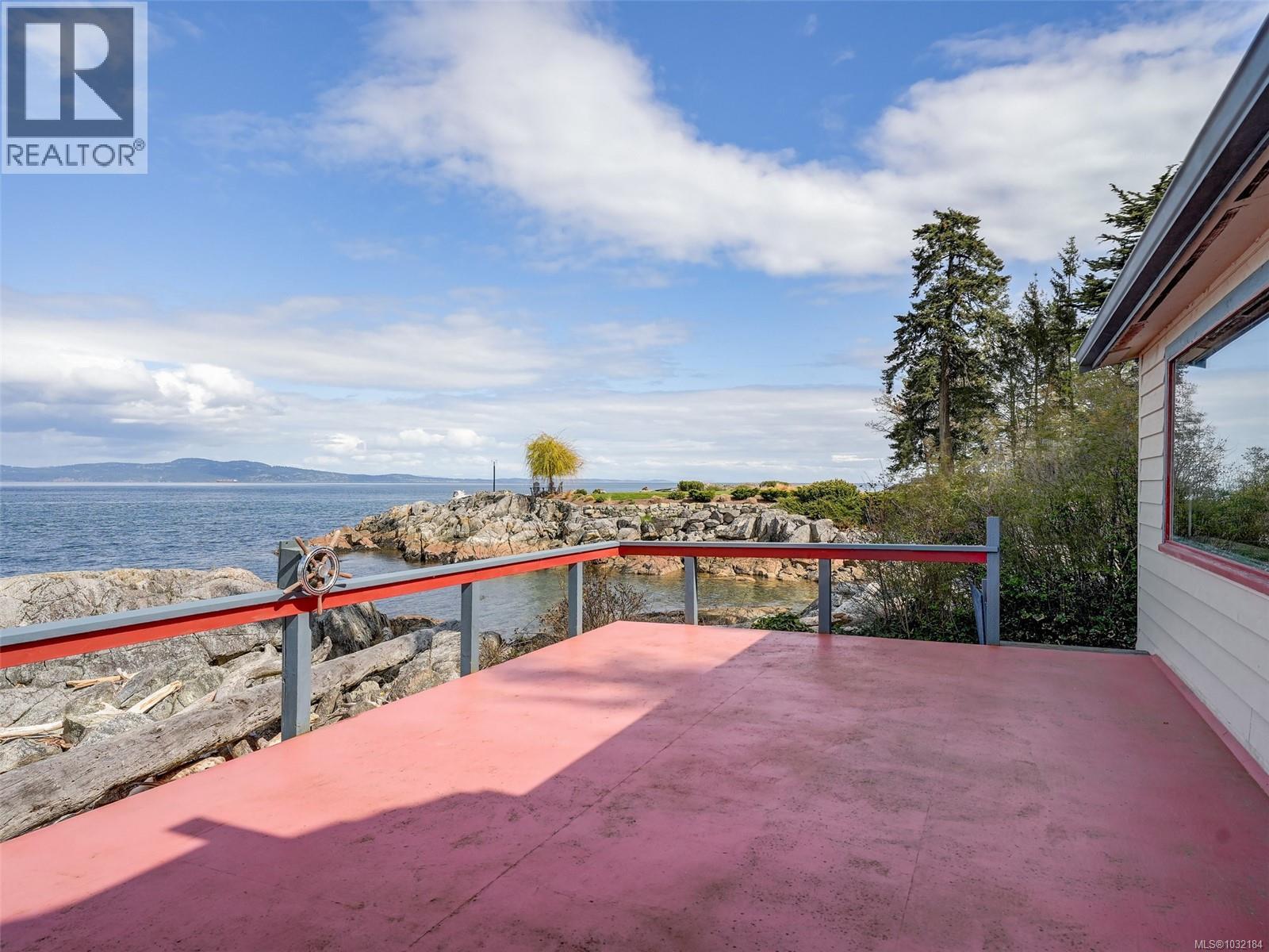  2620 Queenswood Drive, Saanich