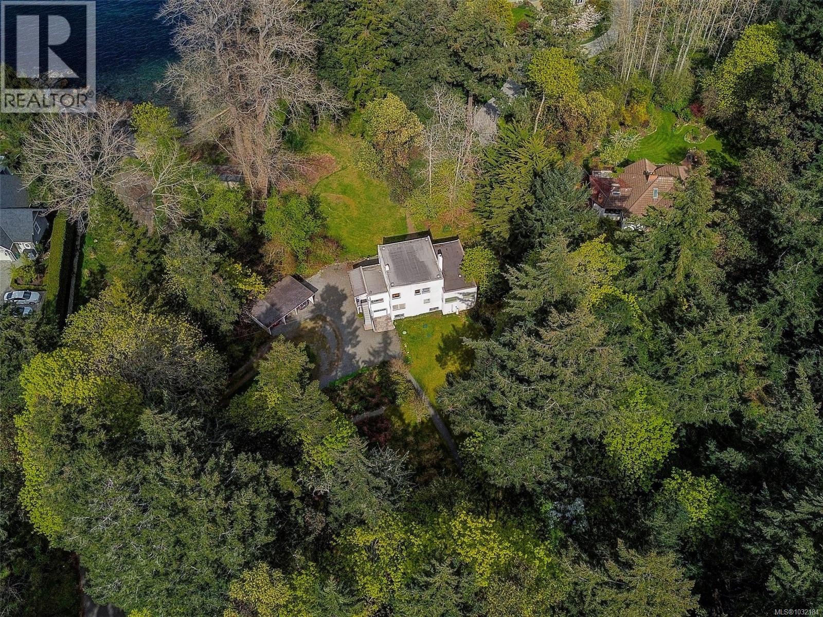  2620 Queenswood Drive, Saanich