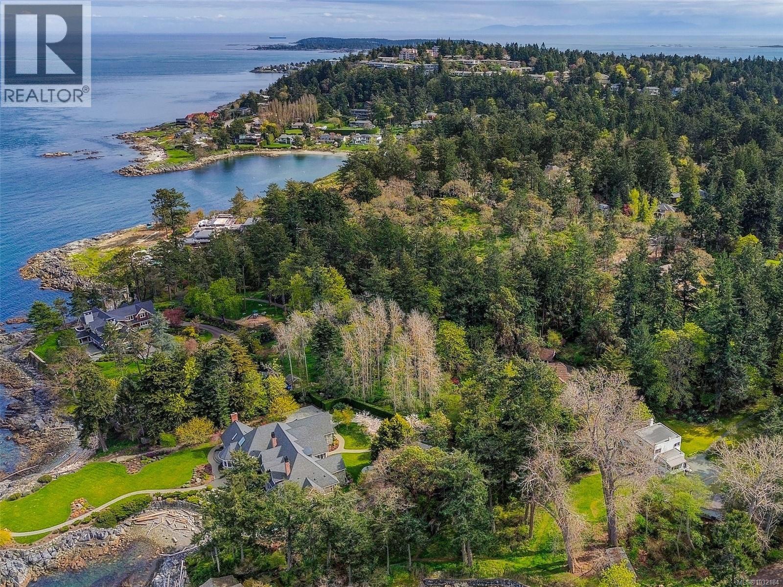  2620 Queenswood Drive, Saanich