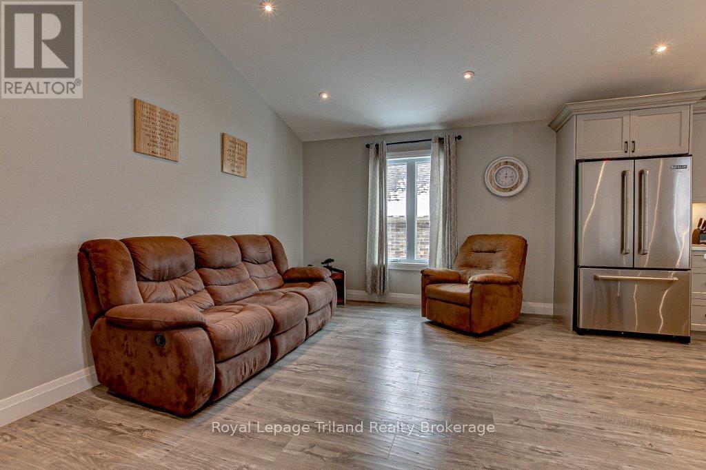 62 BROWN STREET — photo 5