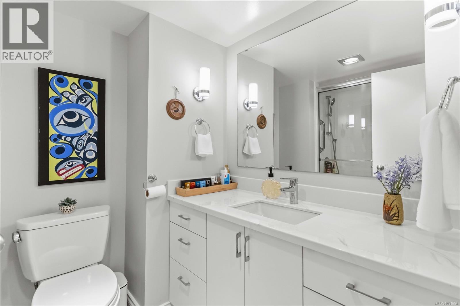 205 1450 Beach Drive, Oak Bay