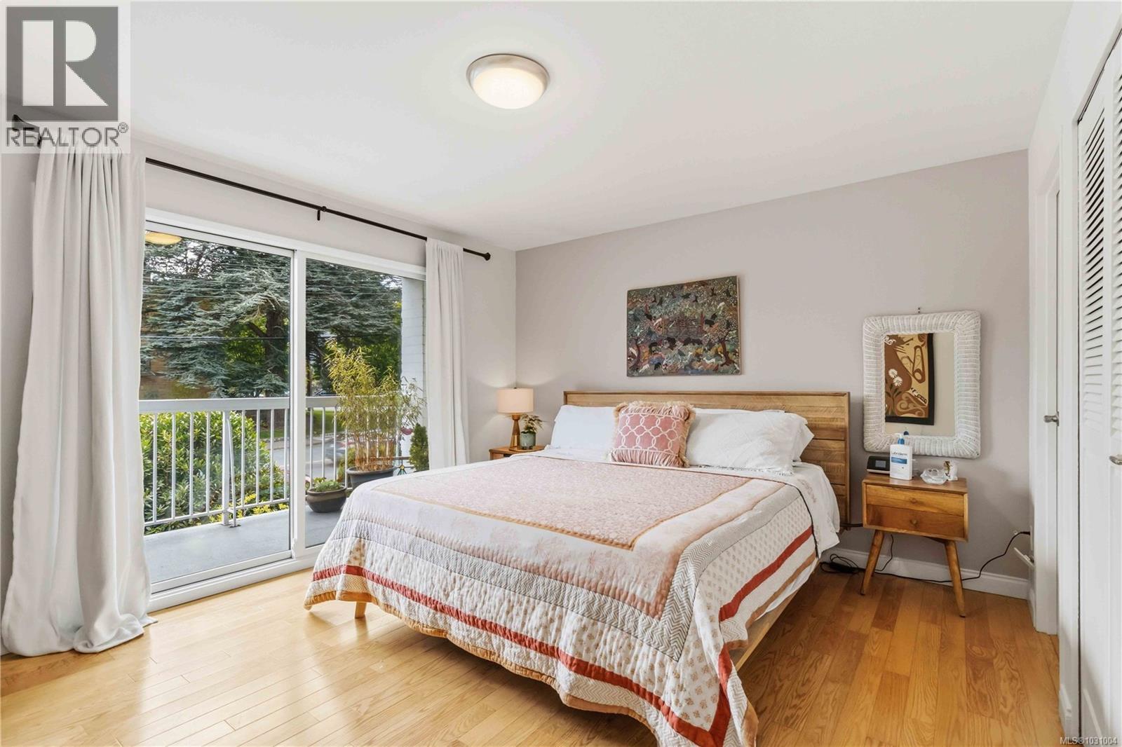 205 1450 Beach Drive, Oak Bay