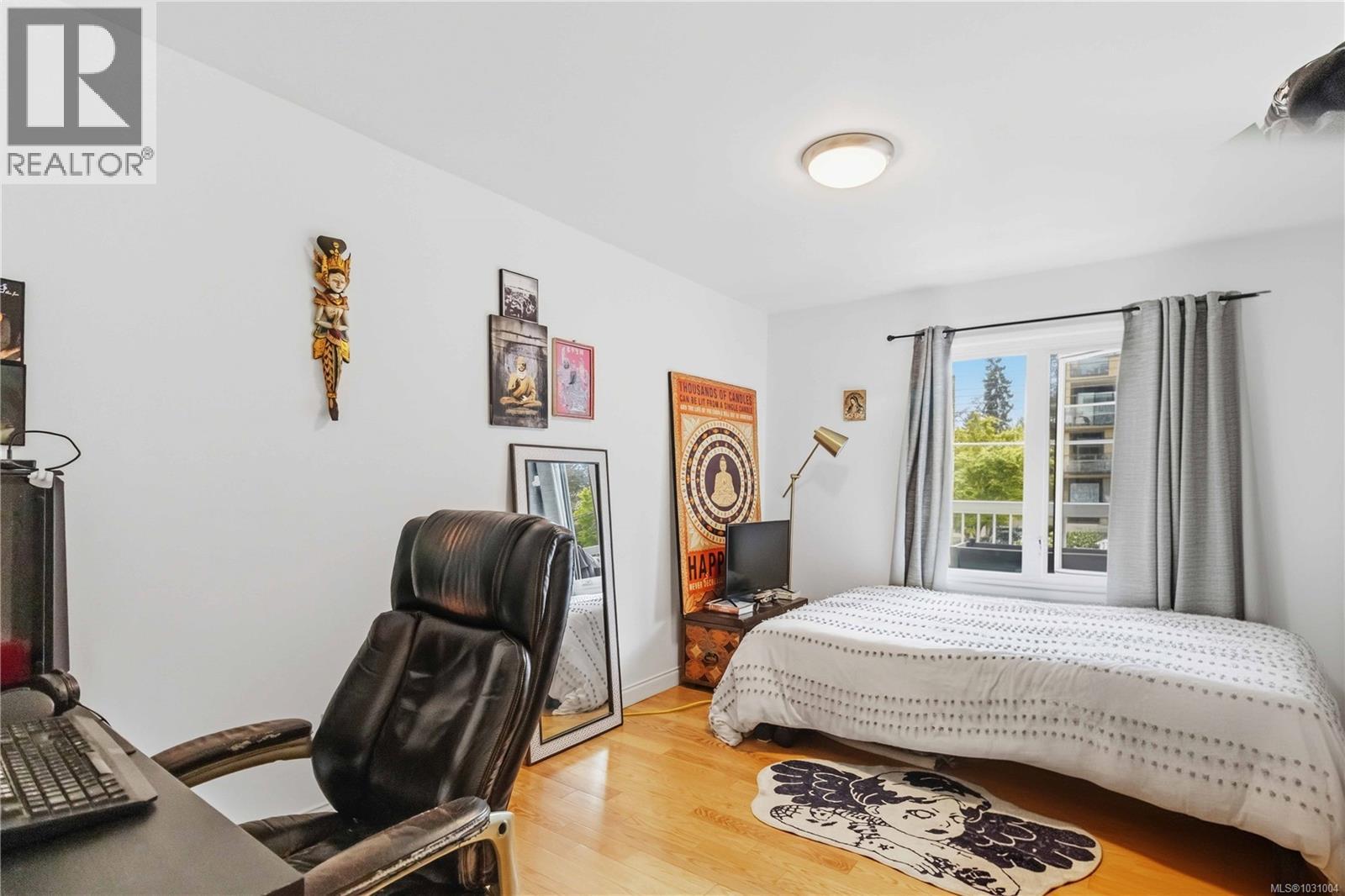 205 1450 Beach Drive, Oak Bay