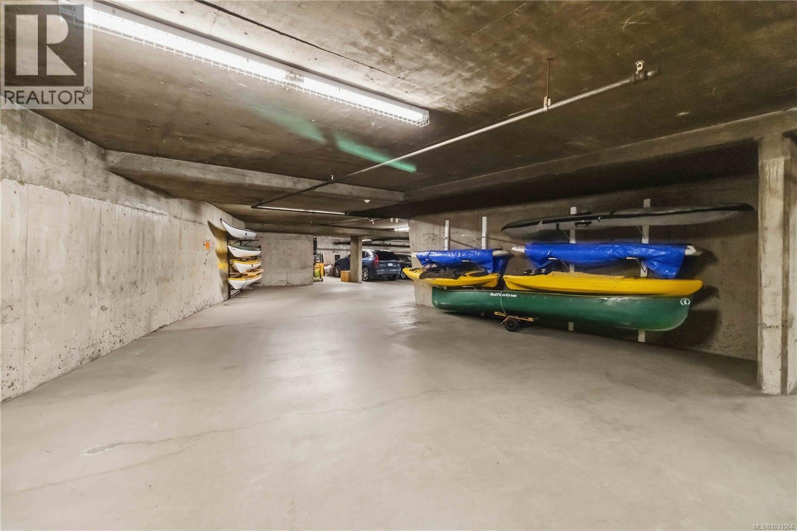 205 1450 Beach Drive, Oak Bay