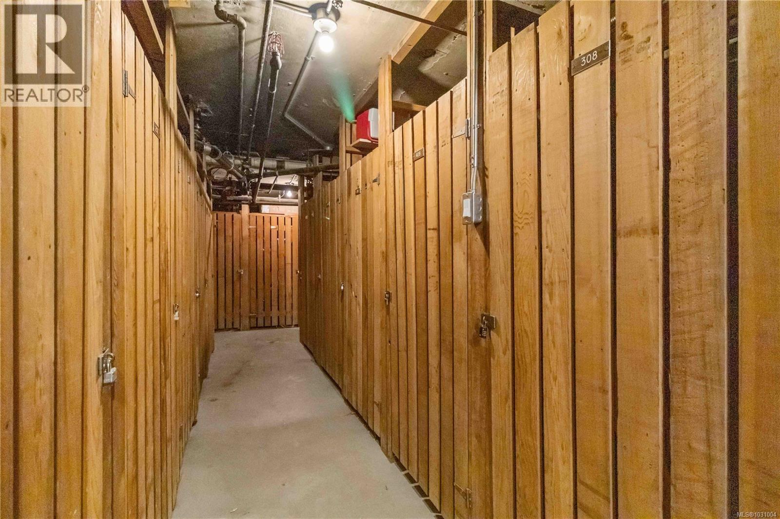 205 1450 Beach Drive, Oak Bay