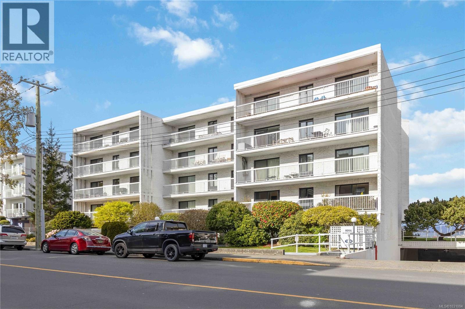 205 1450 Beach Drive, Oak Bay