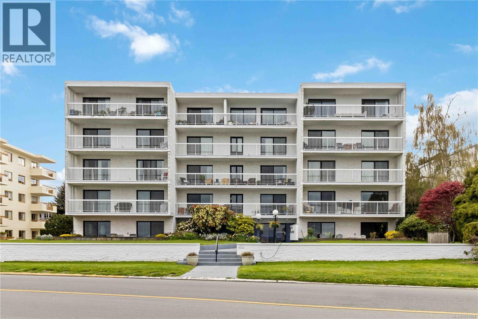 205 1450 Beach Drive, Oak Bay