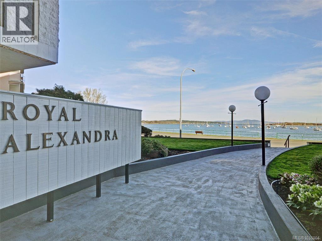 205 1450 Beach Drive, Oak Bay