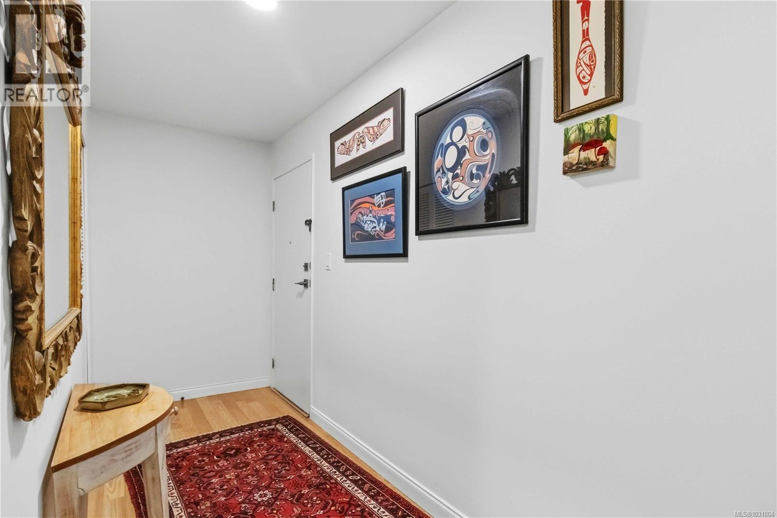 205 1450 Beach Drive, Oak Bay