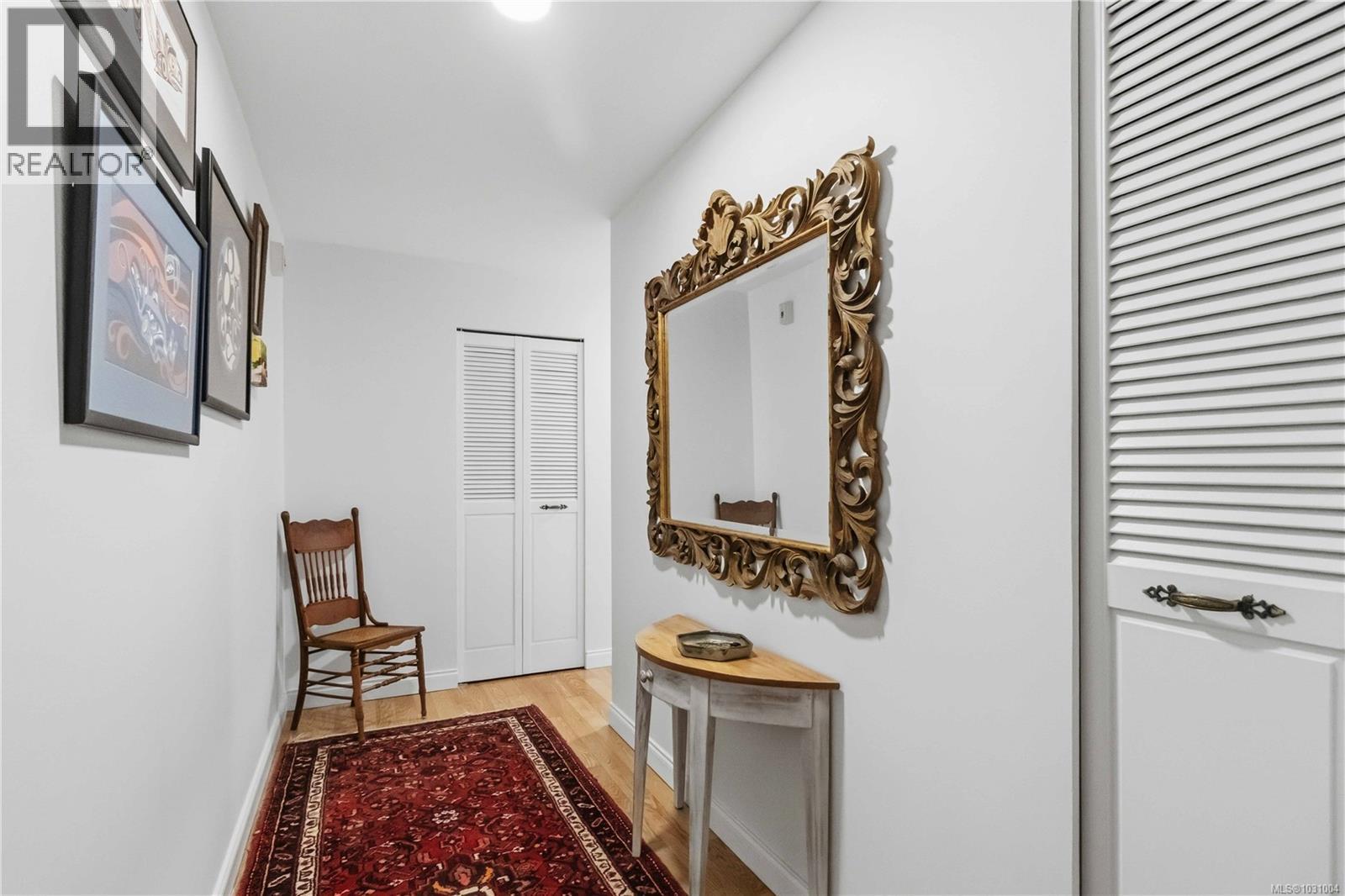 205 1450 Beach Drive, Oak Bay