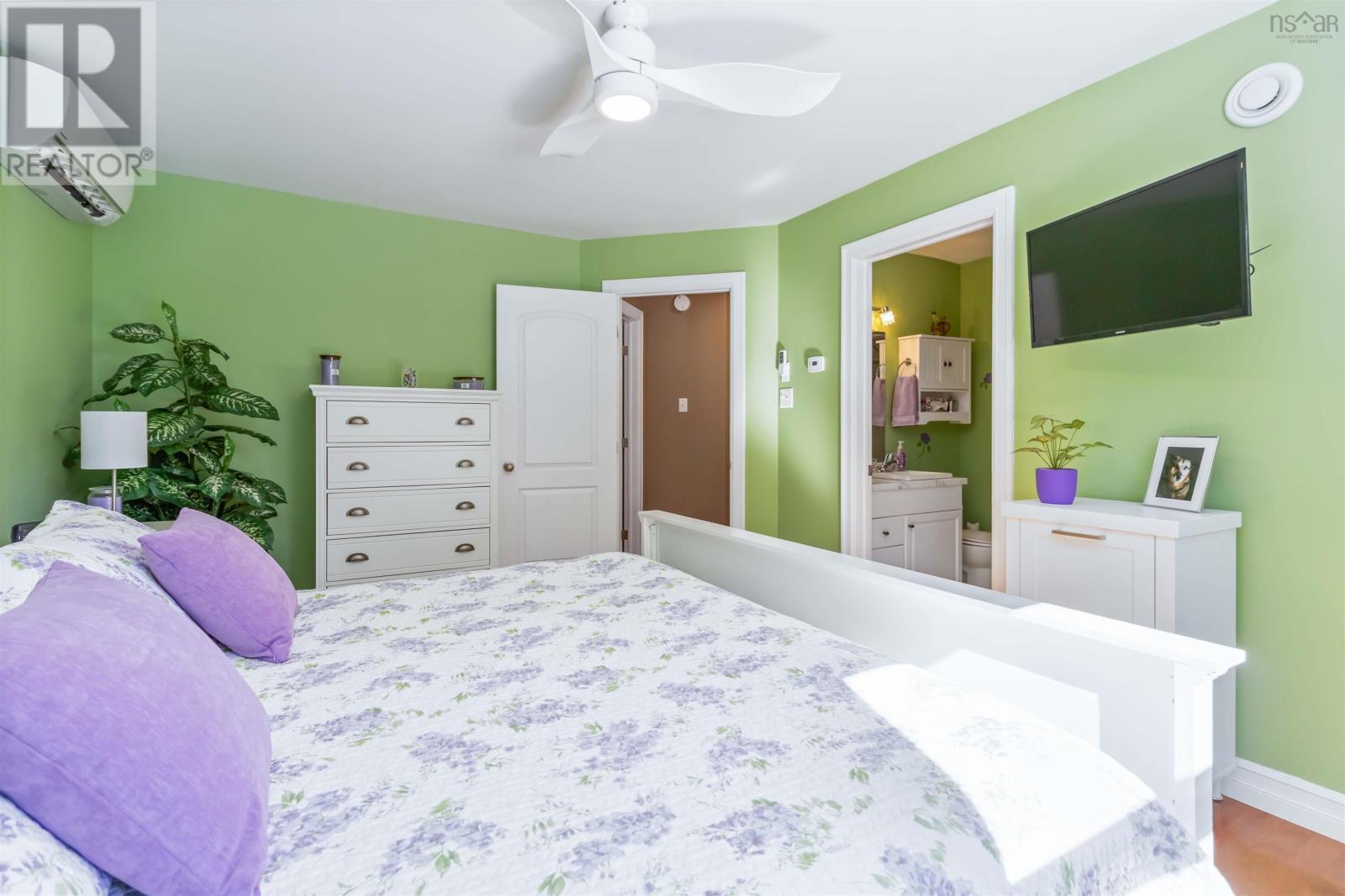 Property 20 of 47 of 426 Heatherglen Drive